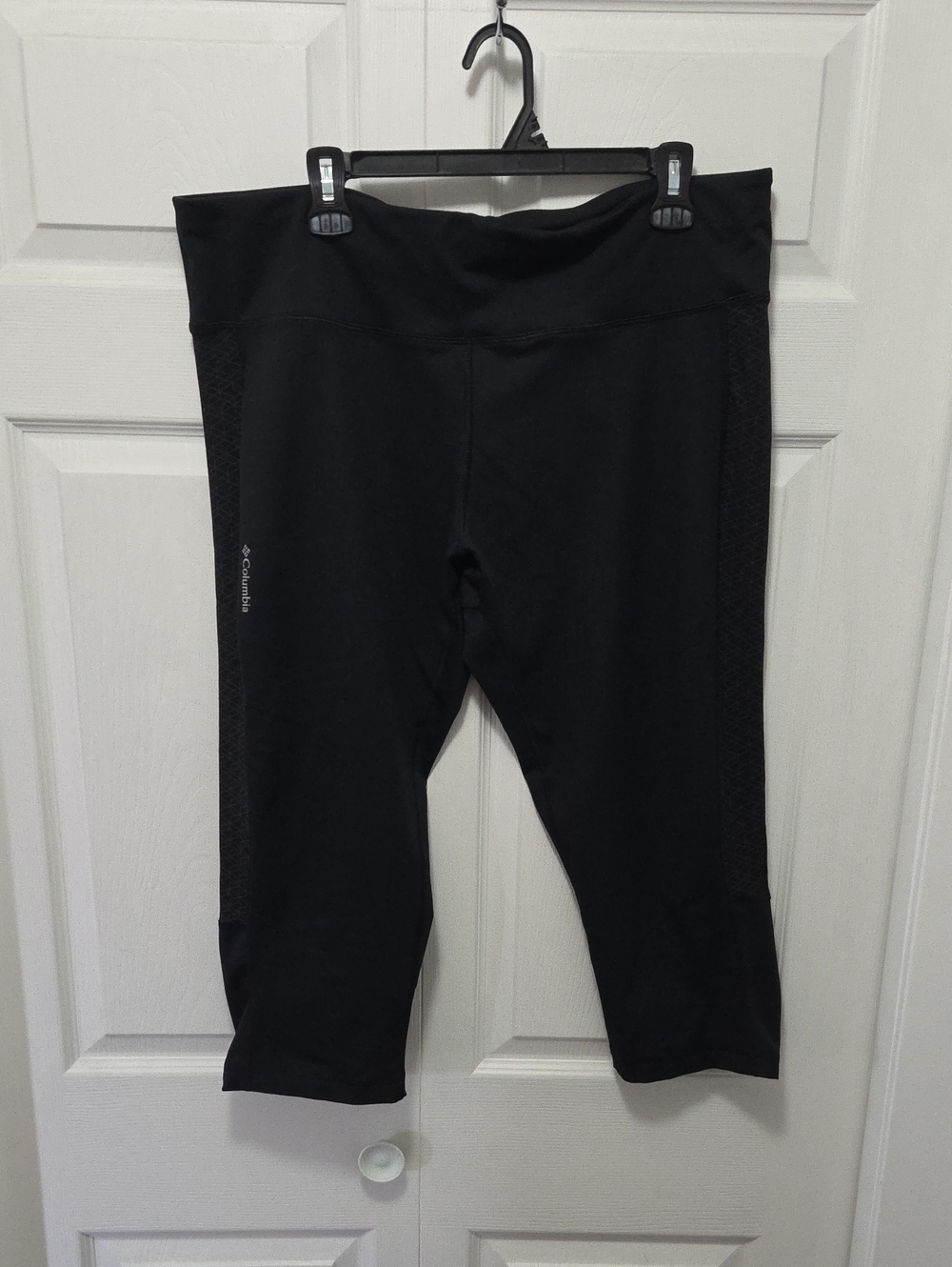 Columbia 1X Black Capri Workout Leggings with Textured Side Panels